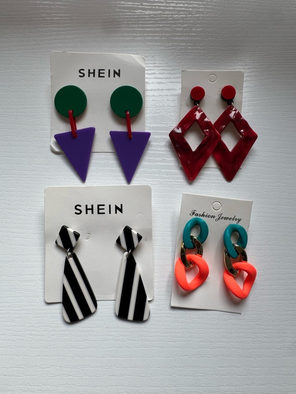 4 Pairs of Fashion Earrings